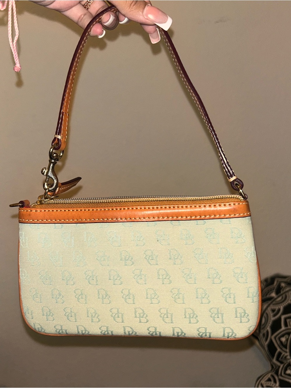Dooney & Bourke Light Blue Signature Canvas Wristlet with Tan Trim - Picture 2 of 4